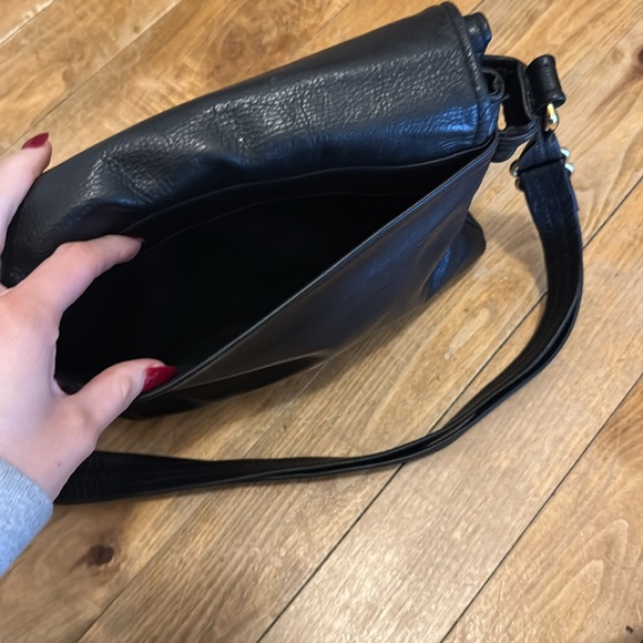 Tulip Leather Crossbody Bag Black Style 112 Elie - Picture 11 of 12